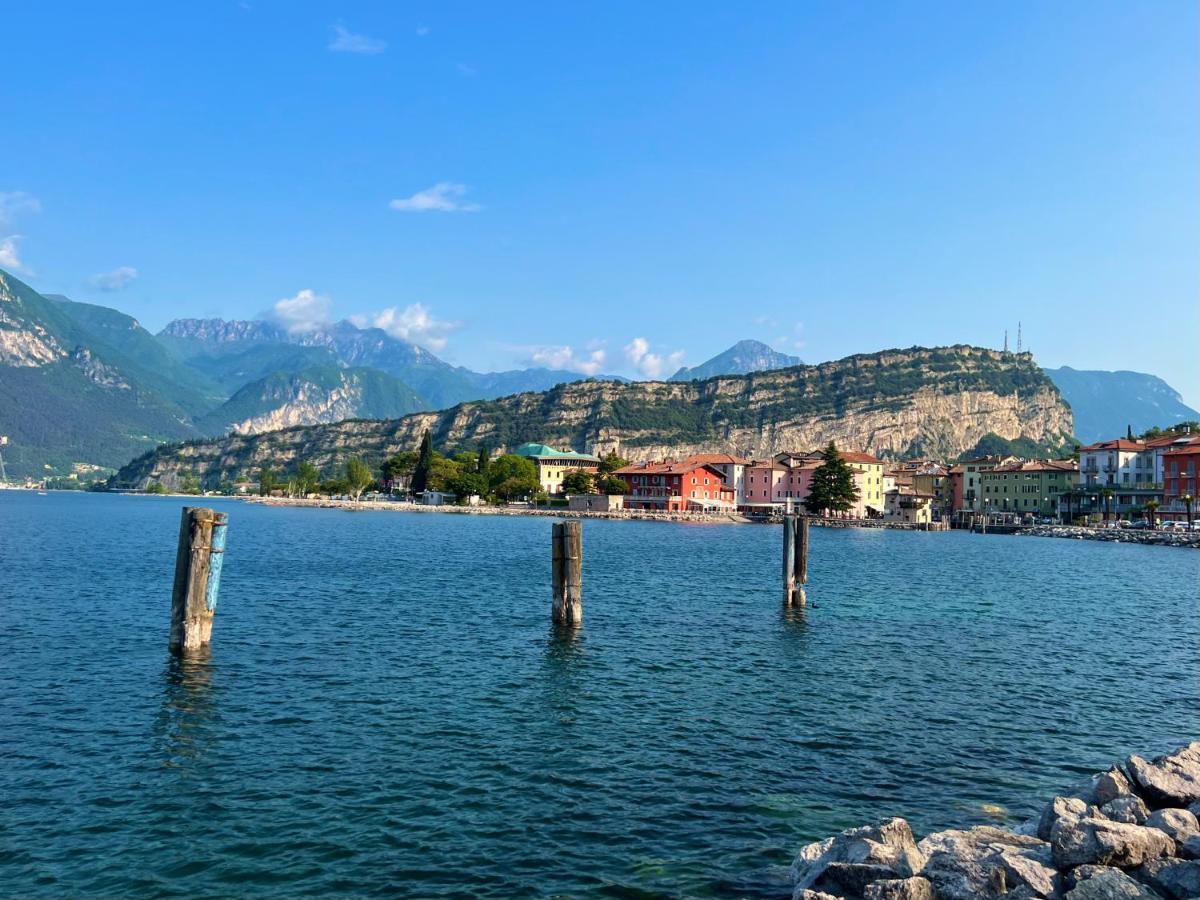 G-House Modernes Apartment Mit Tollem Ausblick Riva del Garda Exterior foto
