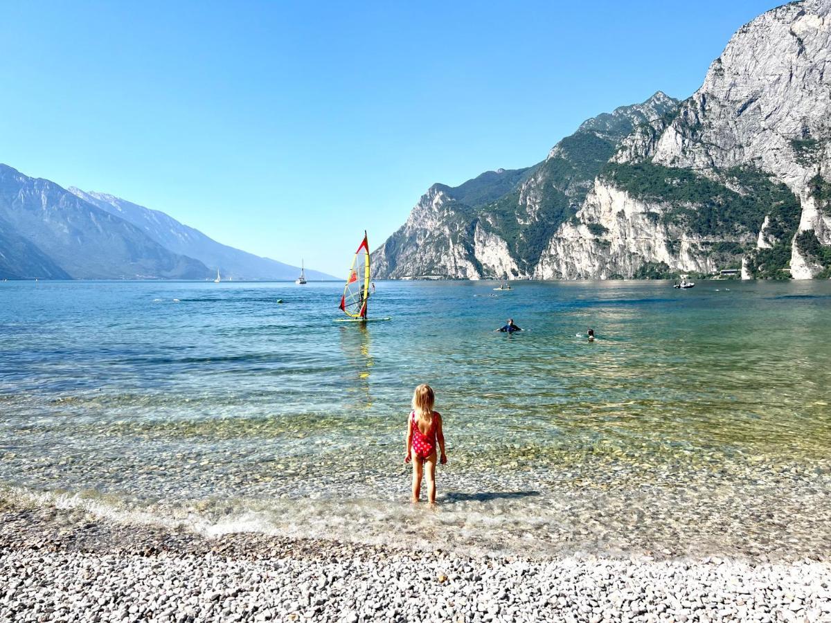 G-House Modernes Apartment Mit Tollem Ausblick Riva del Garda Exterior foto