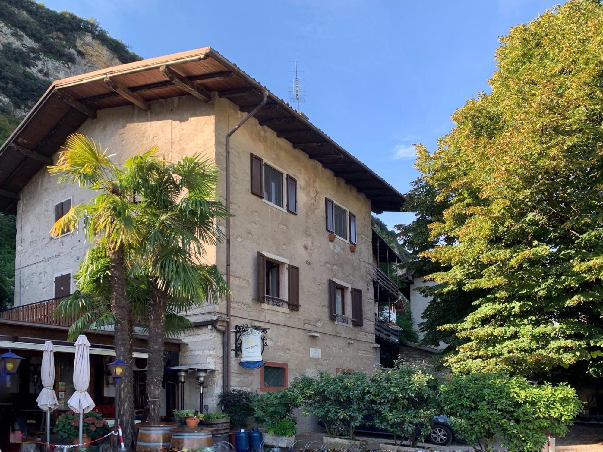 G-House Modernes Apartment Mit Tollem Ausblick Riva del Garda Exterior foto